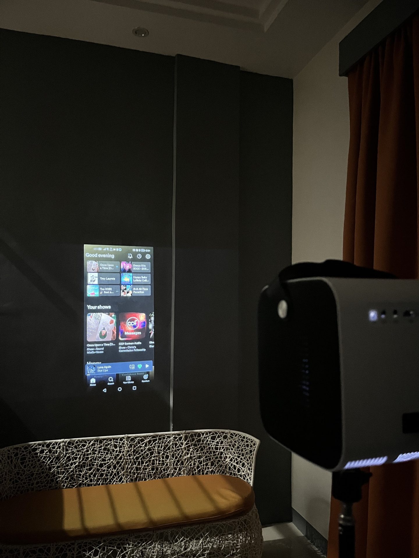 Lumos Ray Wireless Mirror Casting