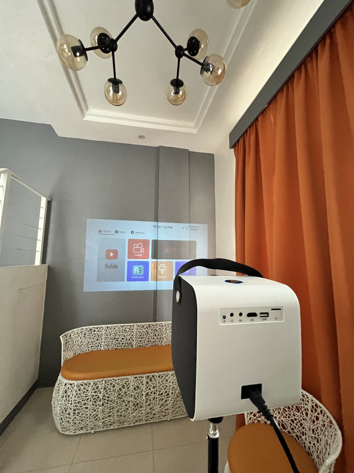 Lumos Ray Sleek and Modern Look